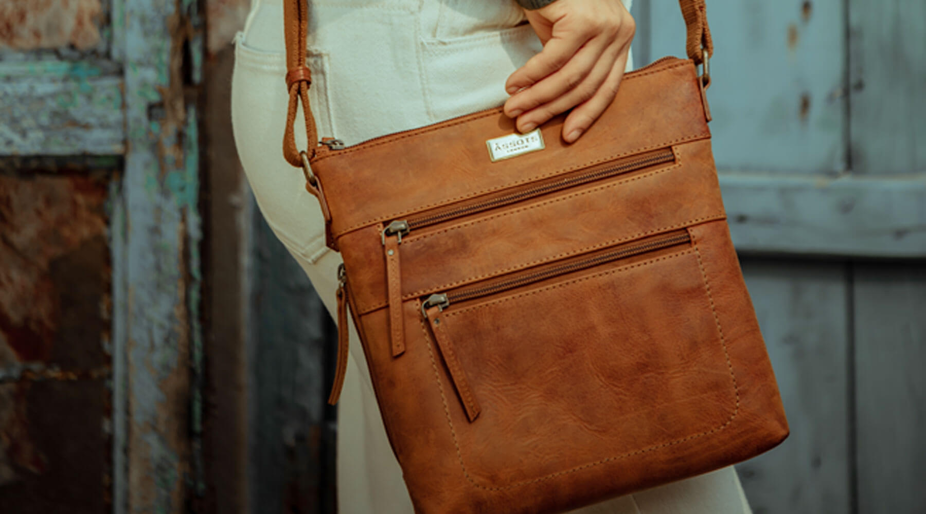 Leather Travel Bags for Men & Women – Assots London