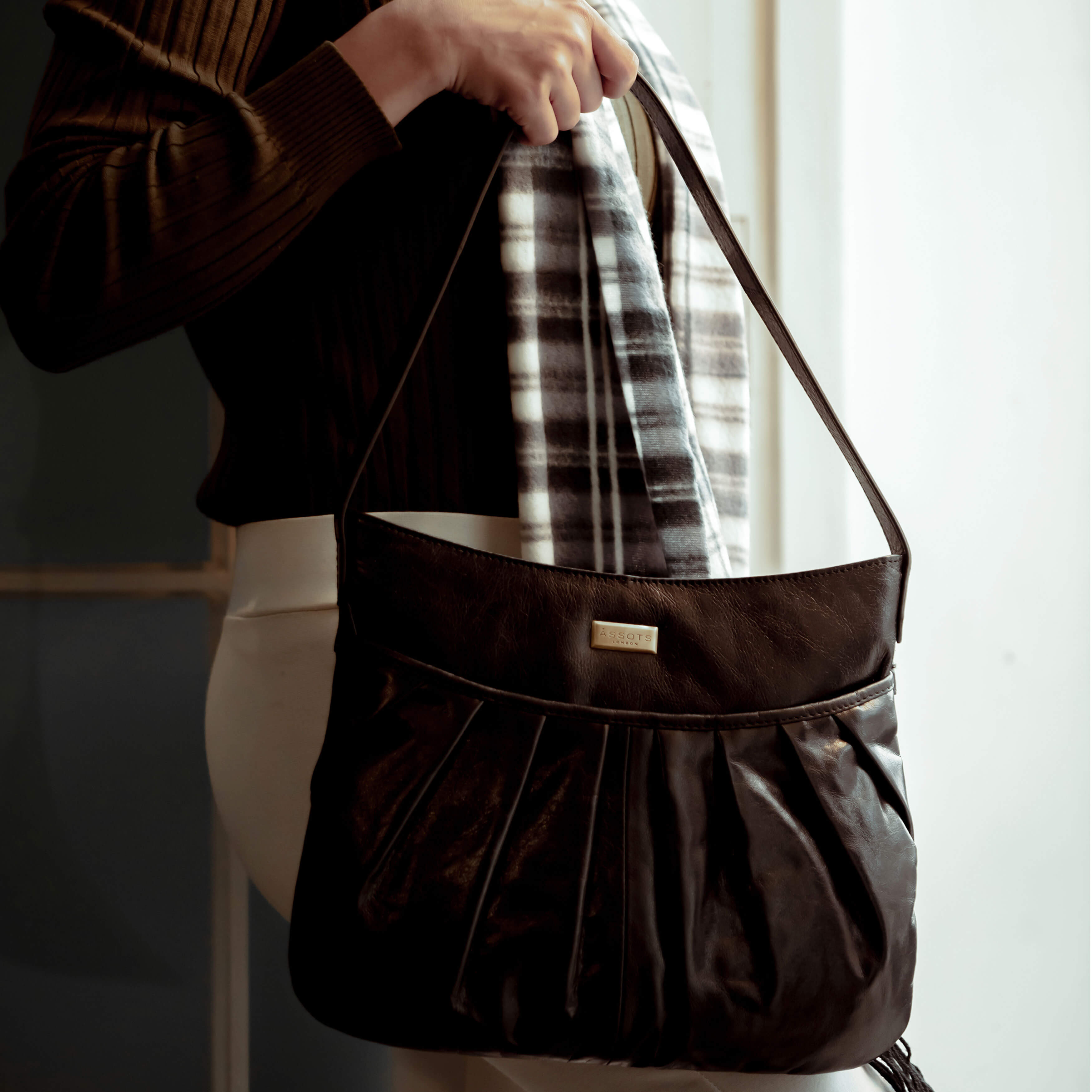 'EVIE' Black Pleated Real Leather Natural Grain Shoulder Bag